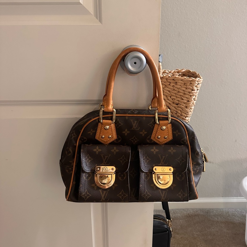 Louis Vuitton LV Monogram Manhattan